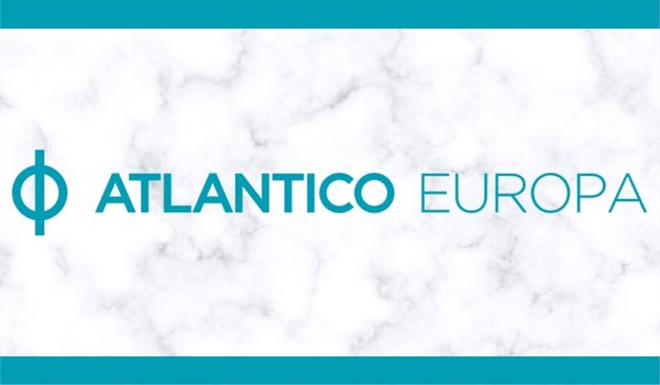 Logo do banco Atlantico Europa escrito na cor verde característica sobre um fundo branco com detalhes em preto.;