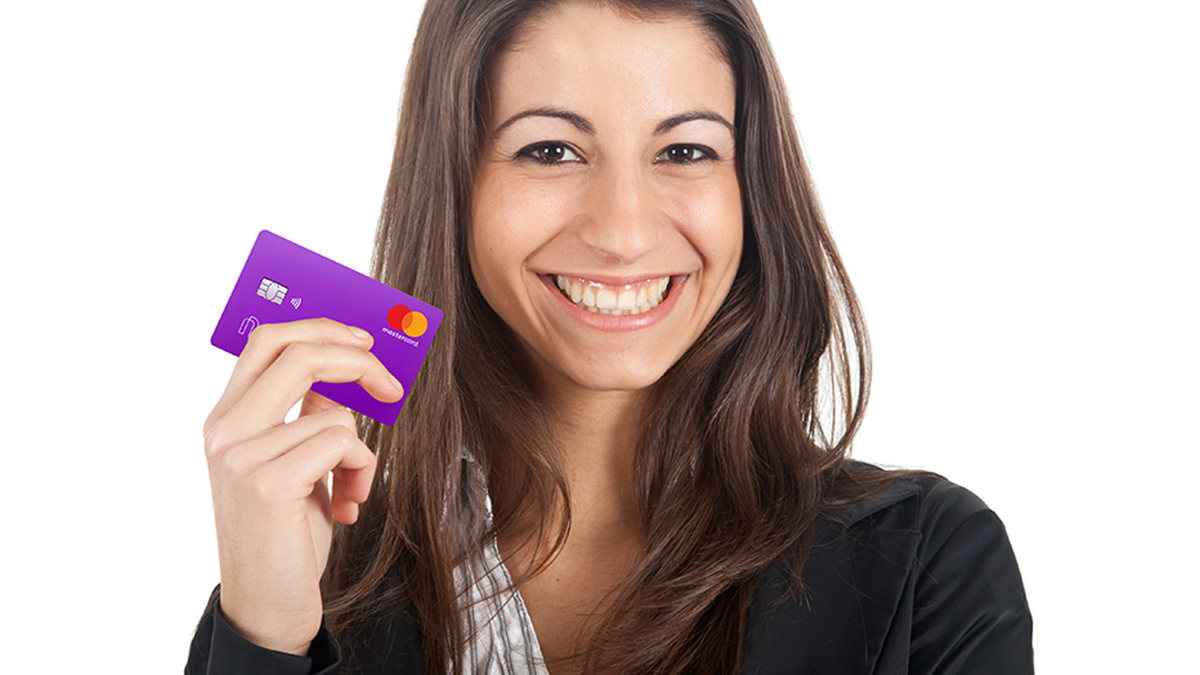 Quais as vantagens do Cartão de crédito Nubank para negativados? (Imagem: Foregon)
