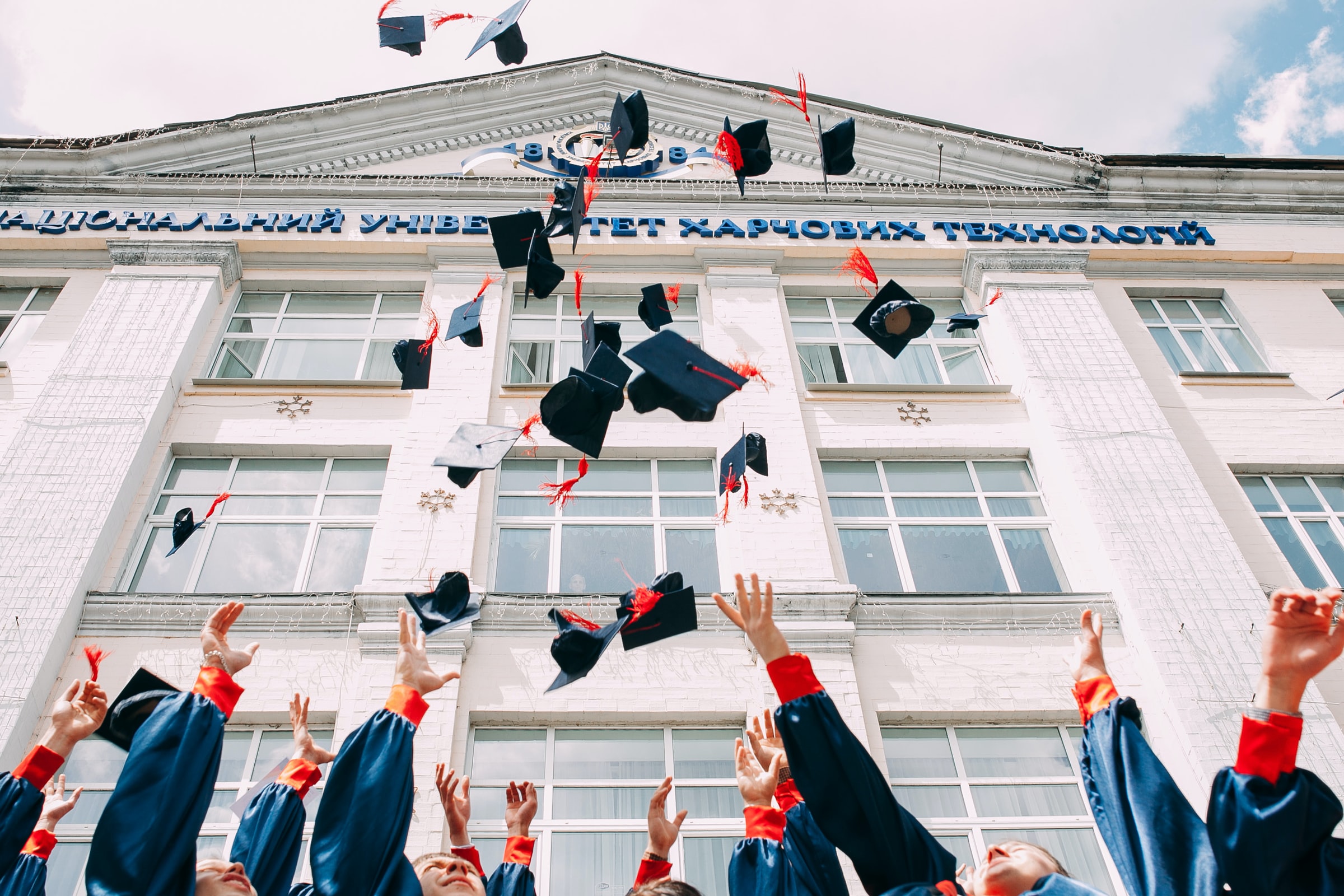 Check out our list with the ten best personal student loans! Source: Unsplash.