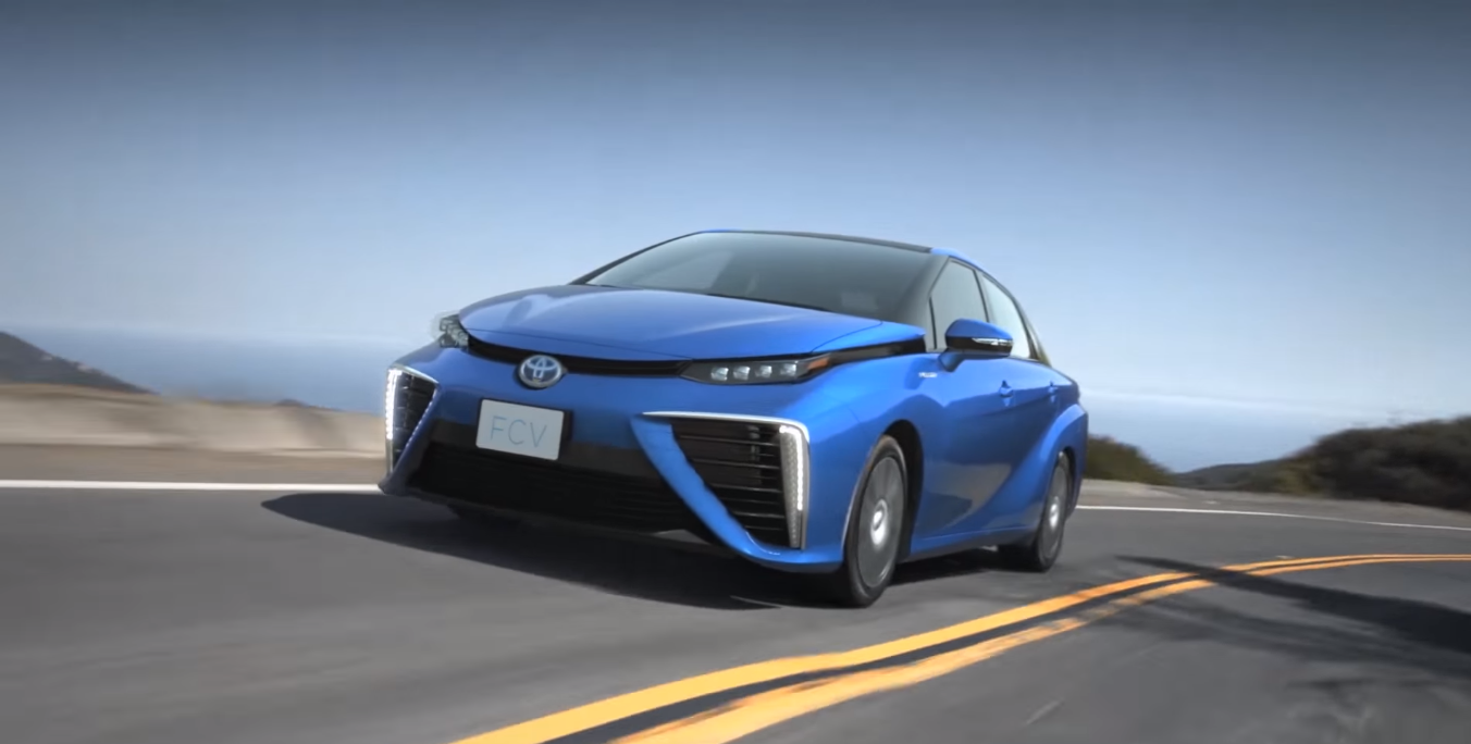Modelo possui recorde de autonomia. Fonte: Youtube Toyota USA.