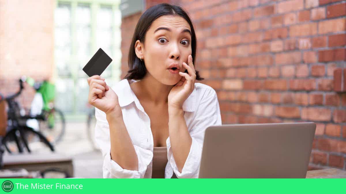 There are several factors to consider before canceling a credit card. Source: Freepik.