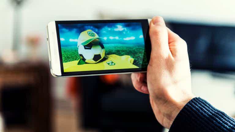 3 aplicativos para assistir futebol ao vivo no celular - Senhor Panda