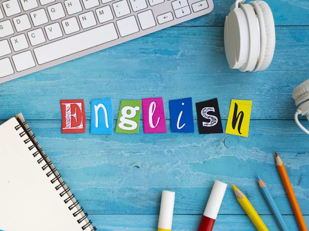 Em síntese, como escolher o melhor curso de inglês online grátis. | Imagem: Top English