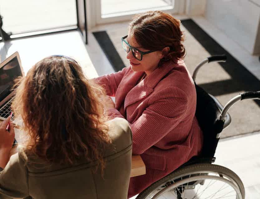 O Auxílio Inclusão busca dar autonomia para as pessoas com deficiência. Fonte: Pexels.