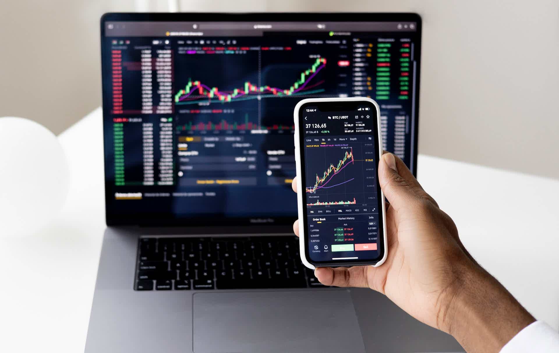 Check out the best brokers for crypto trading! See Source: Pexels.
