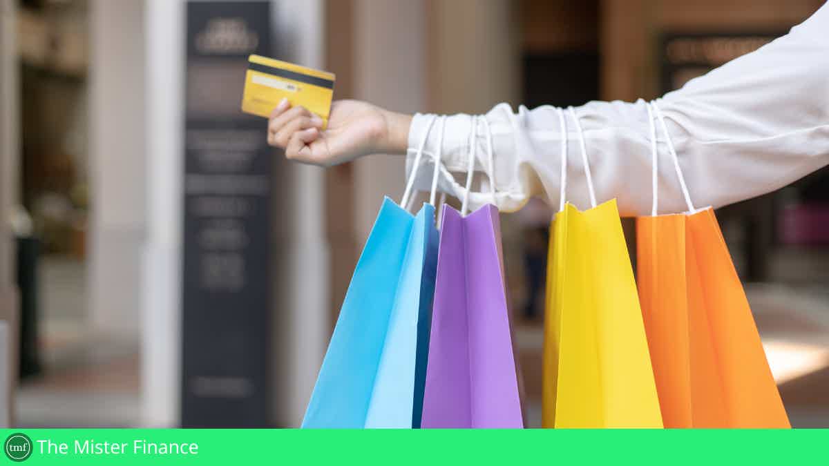 Enjoy discounts and exclusive offers with a store card. Source: Canva.