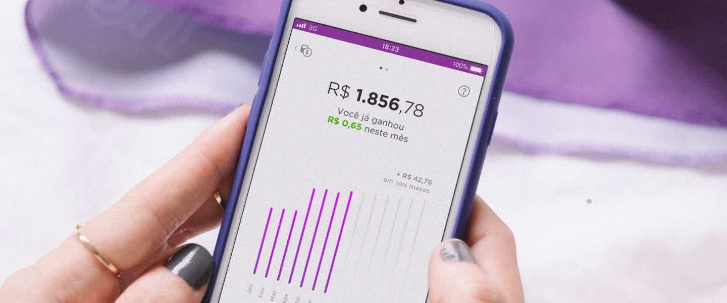 Veja como guardar dinheiro com o app Nubank.