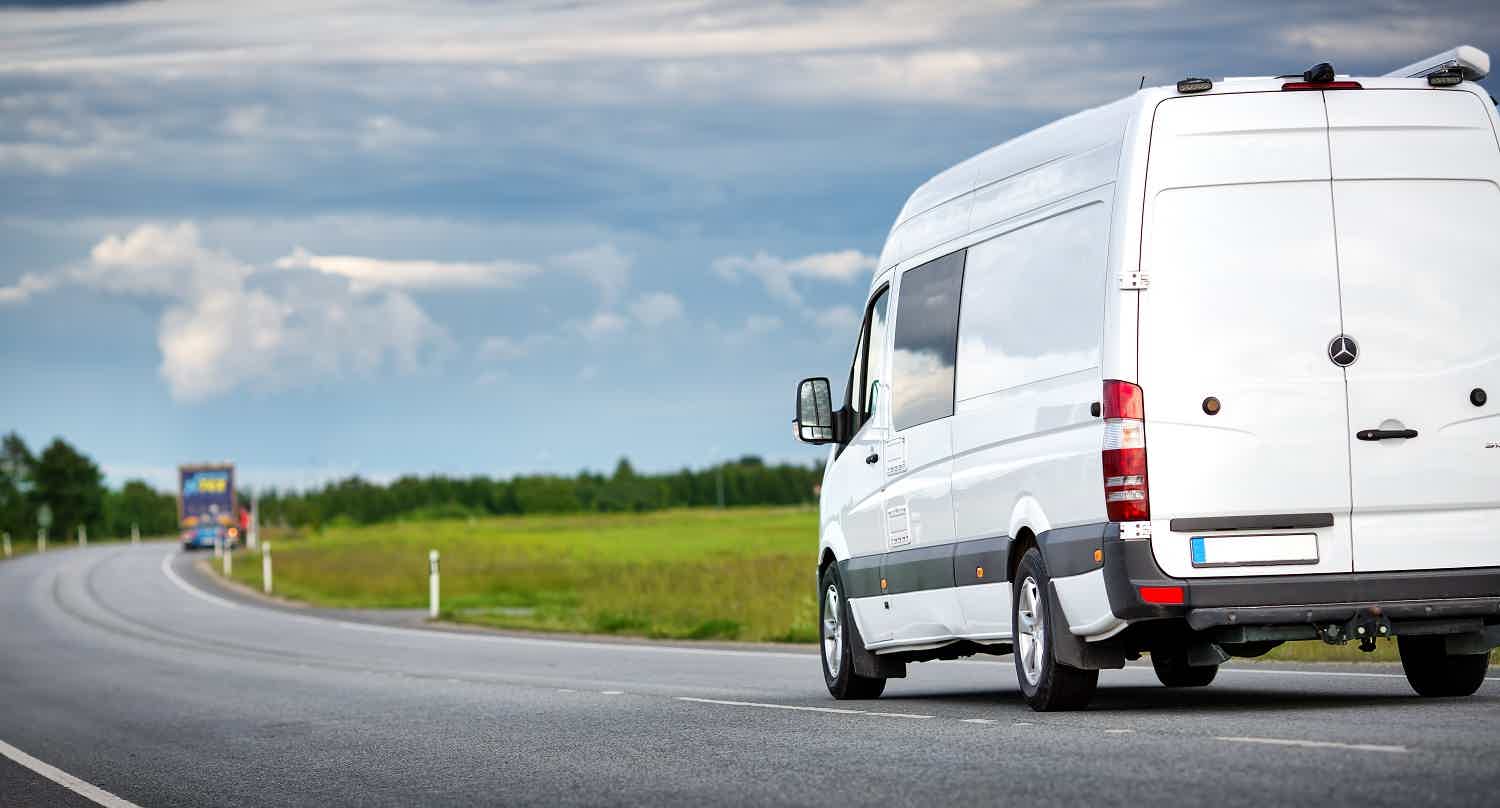 Você pode comprar uma van de leilão e usá-la para trabalhar. Fonte: AdobeStock.