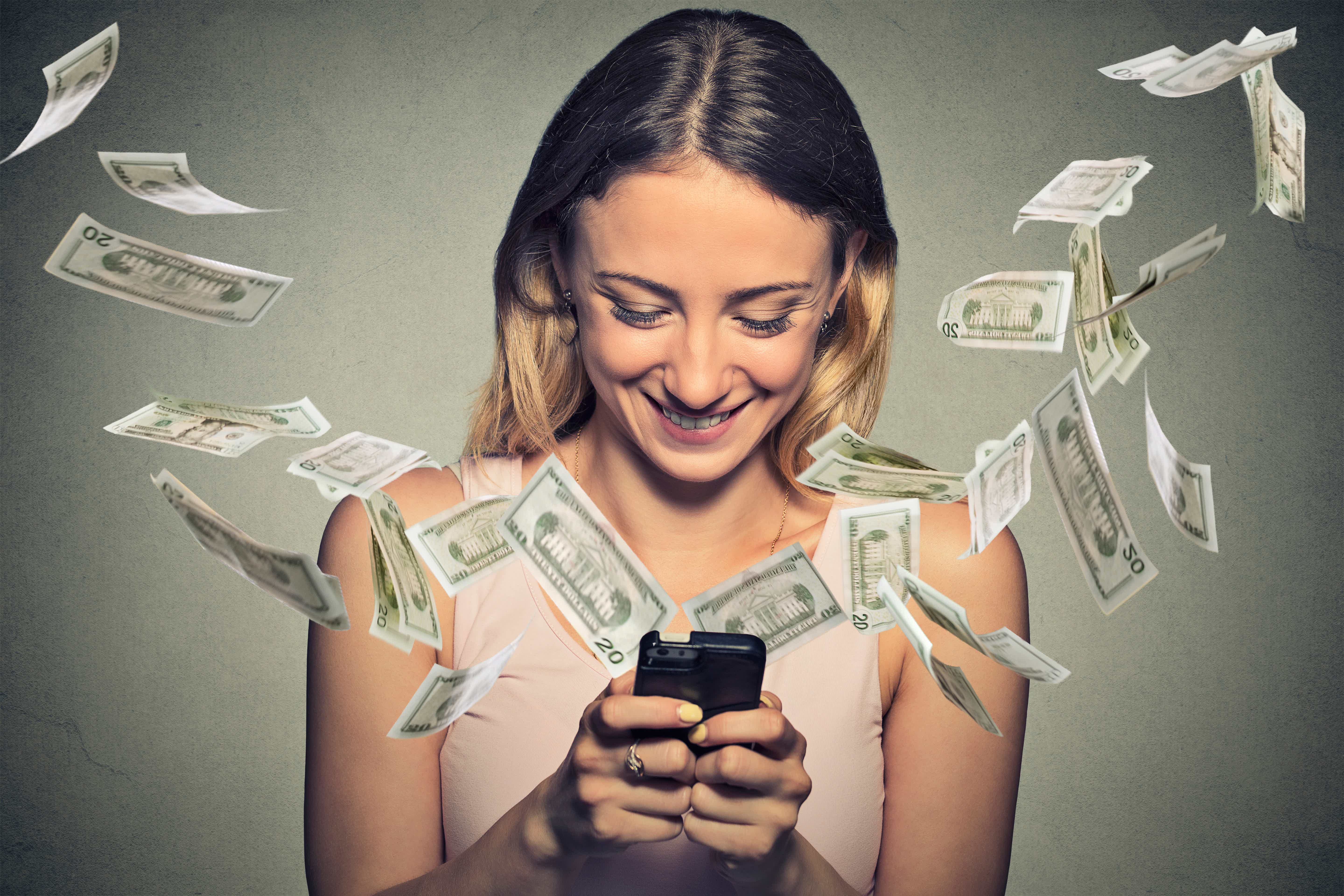 Saiba como ganhar dinheiro na internet se divertindo. Fonte: Adobe Stock.