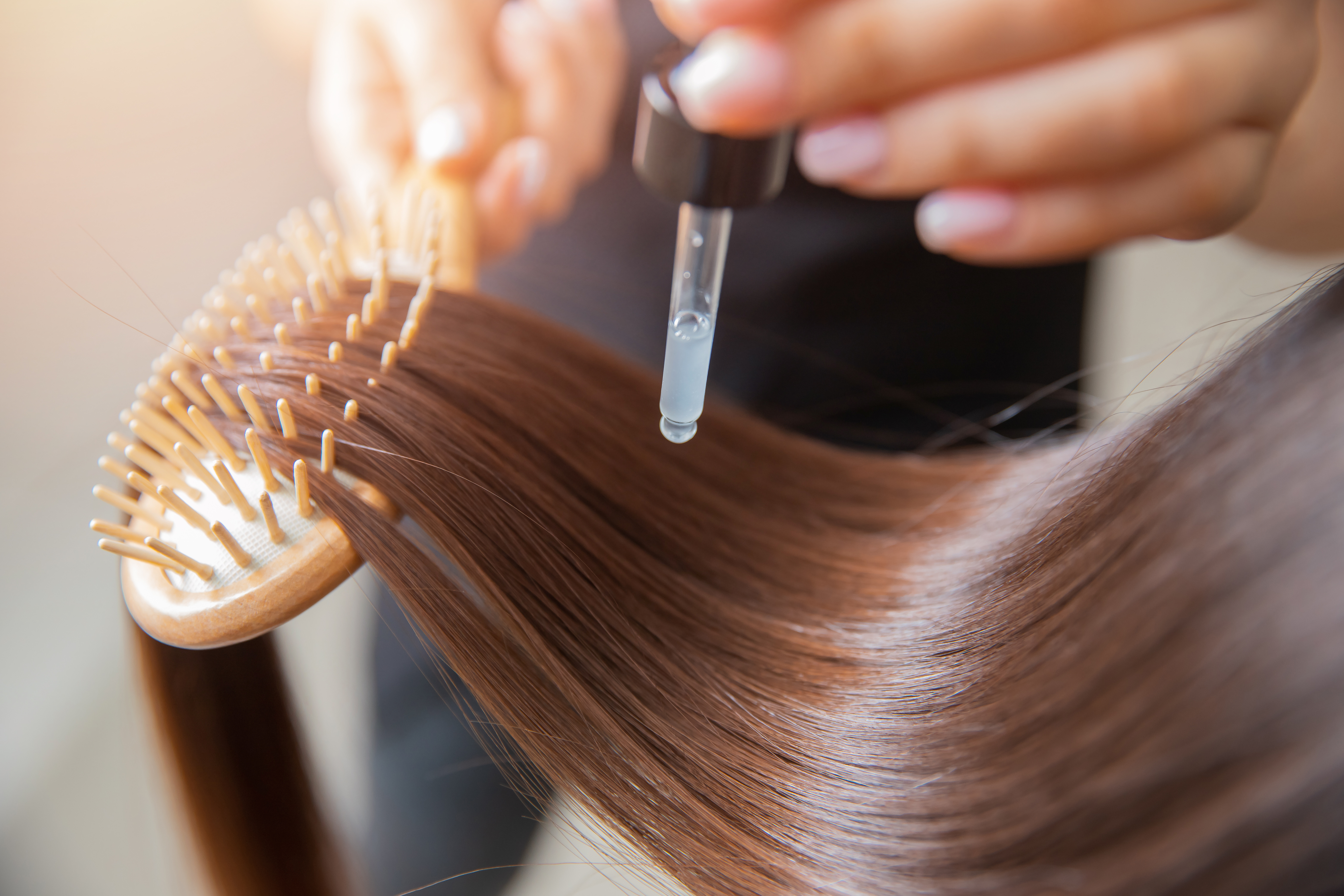 Mas, afinal, como esse produto ajuda o cabelo? Fonte: AdobeStock.