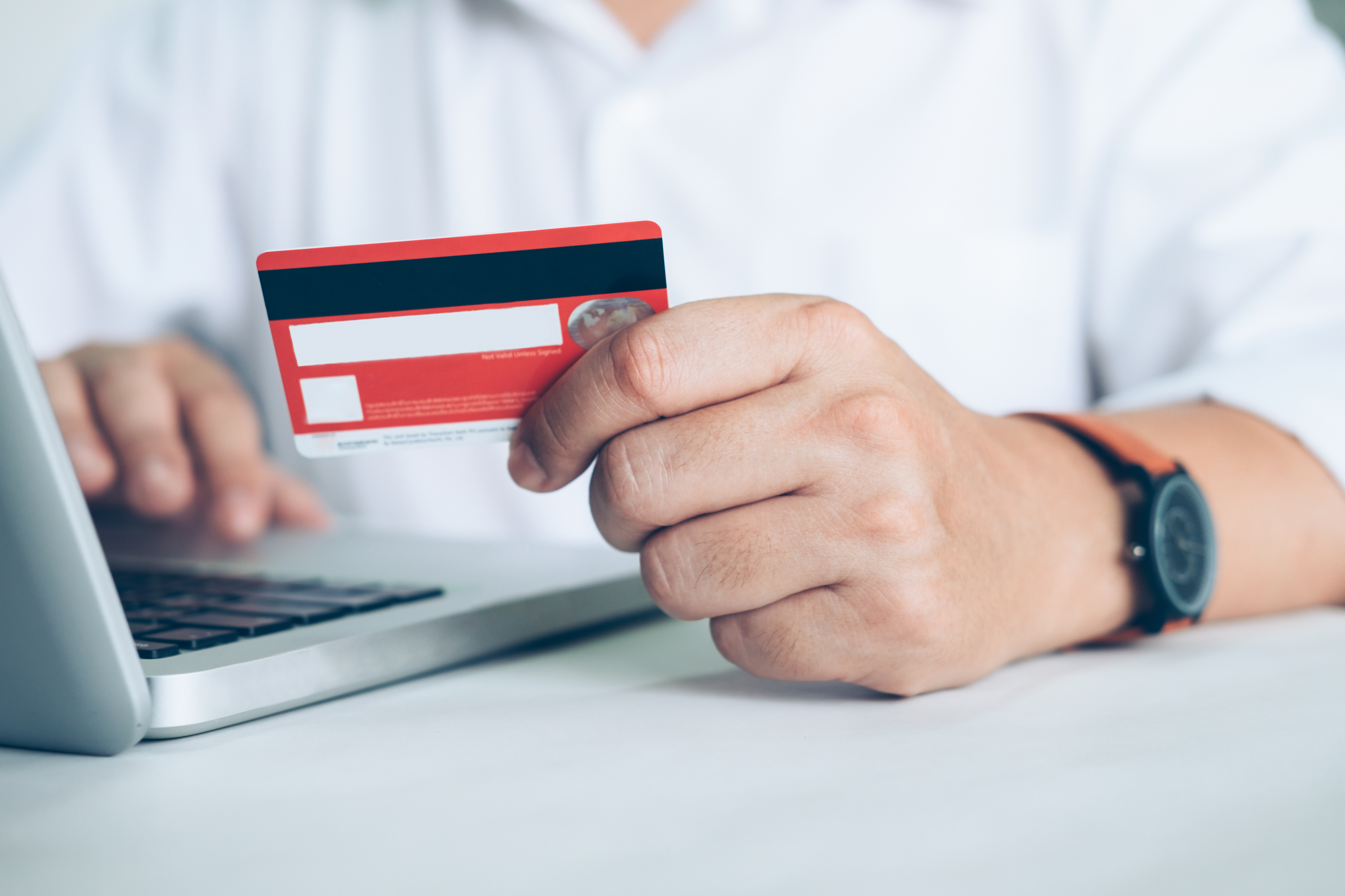 Atualmente, a maioria dos cartões de crédito pode ser solicitado online e, com o BV Mais, não poderia ser diferente. Fonte: Freepik.