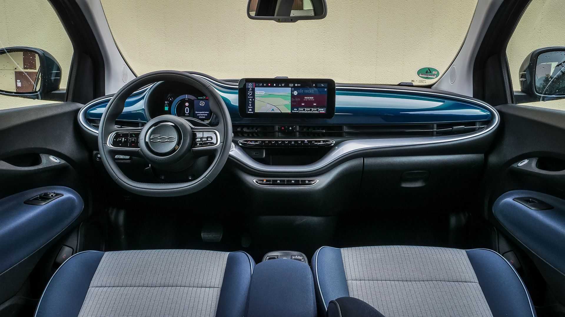Interior do Fiat 500e é refinado!