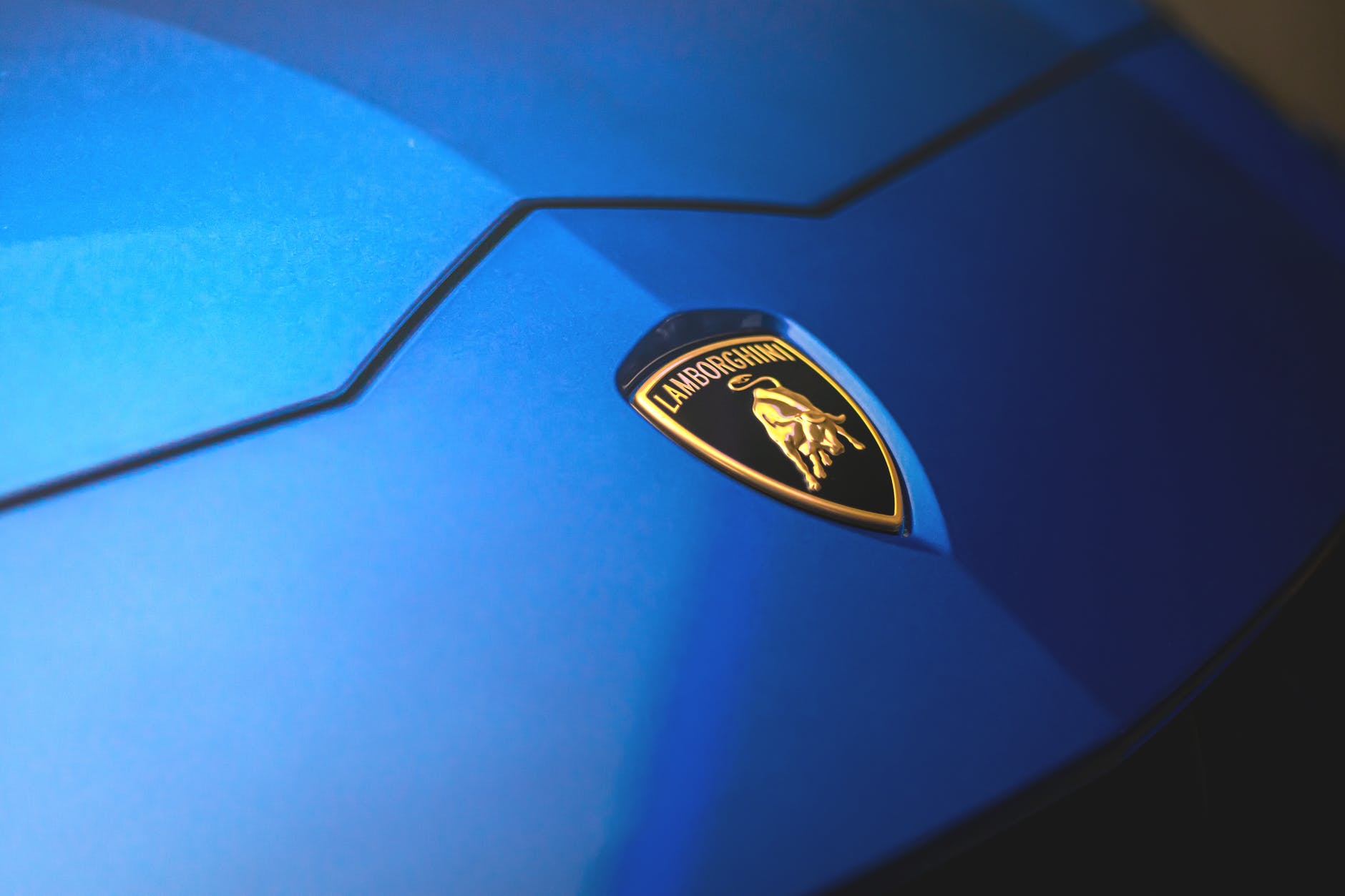 Lamborghini é uma das marcas com carros raros. Fonte: Pexels.