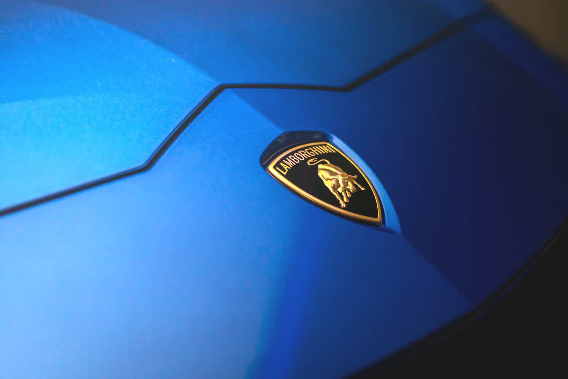 Lamborghini é uma das marcas com carros raros. Fonte: Pexels.