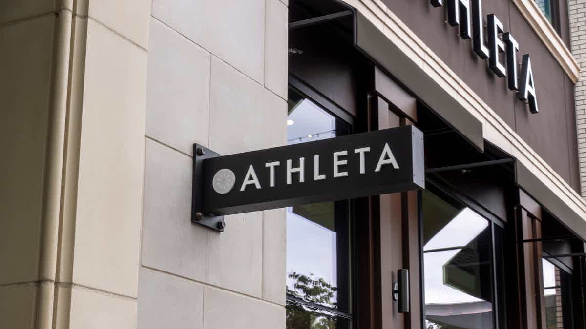 Athleta has the perfect outfit to go to the gym, for a walk, and much more. Source: Adobe Stock
