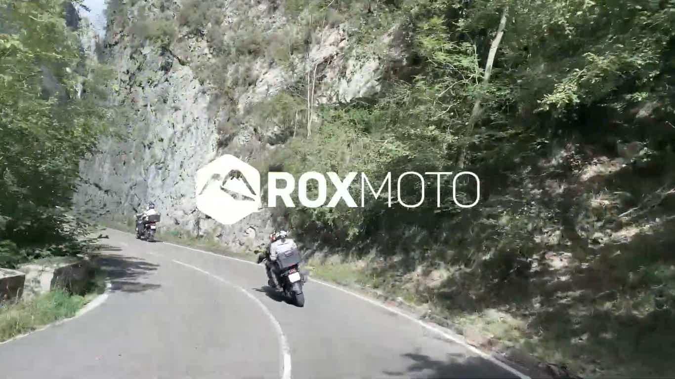 Moto em estrada e logo Rox Moto