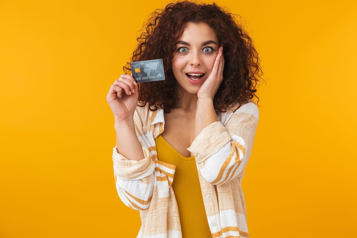 Qual cartão de crédito é o melhor? Fonte: CanvaPro