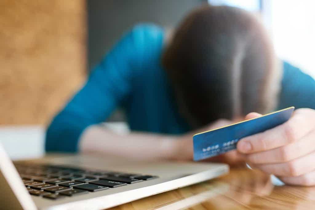 Como quitar dívidas no banco e com cartão de crédito?