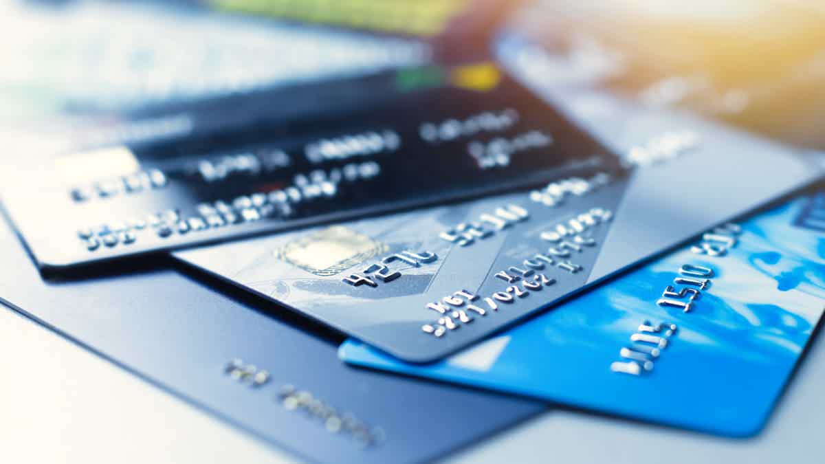 Find out the best cards for excellent credit! Source: Adobe Stock.