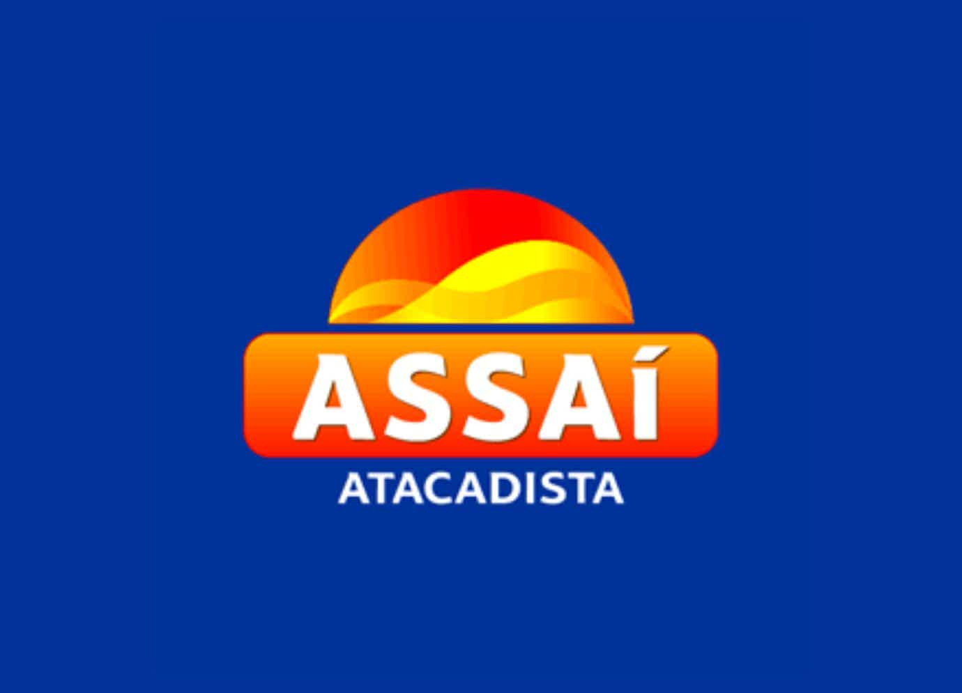 Imagem com funco azul e um simbolo de por do sol escrito "Assaí"