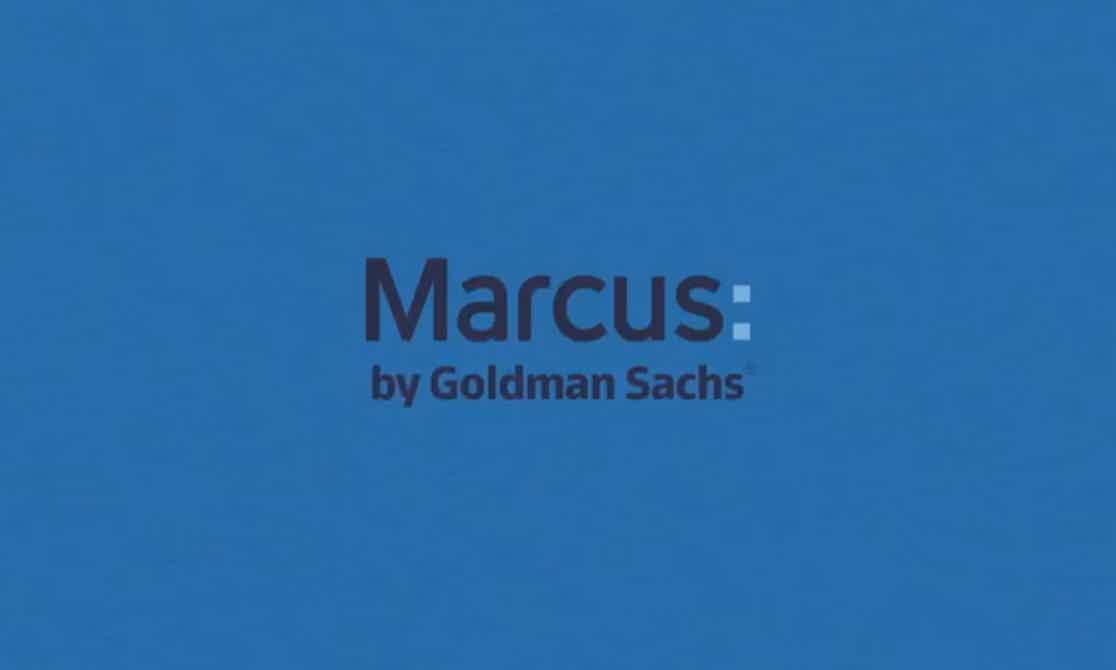 Logo Marcus by Goldman Sachs® fundo azul