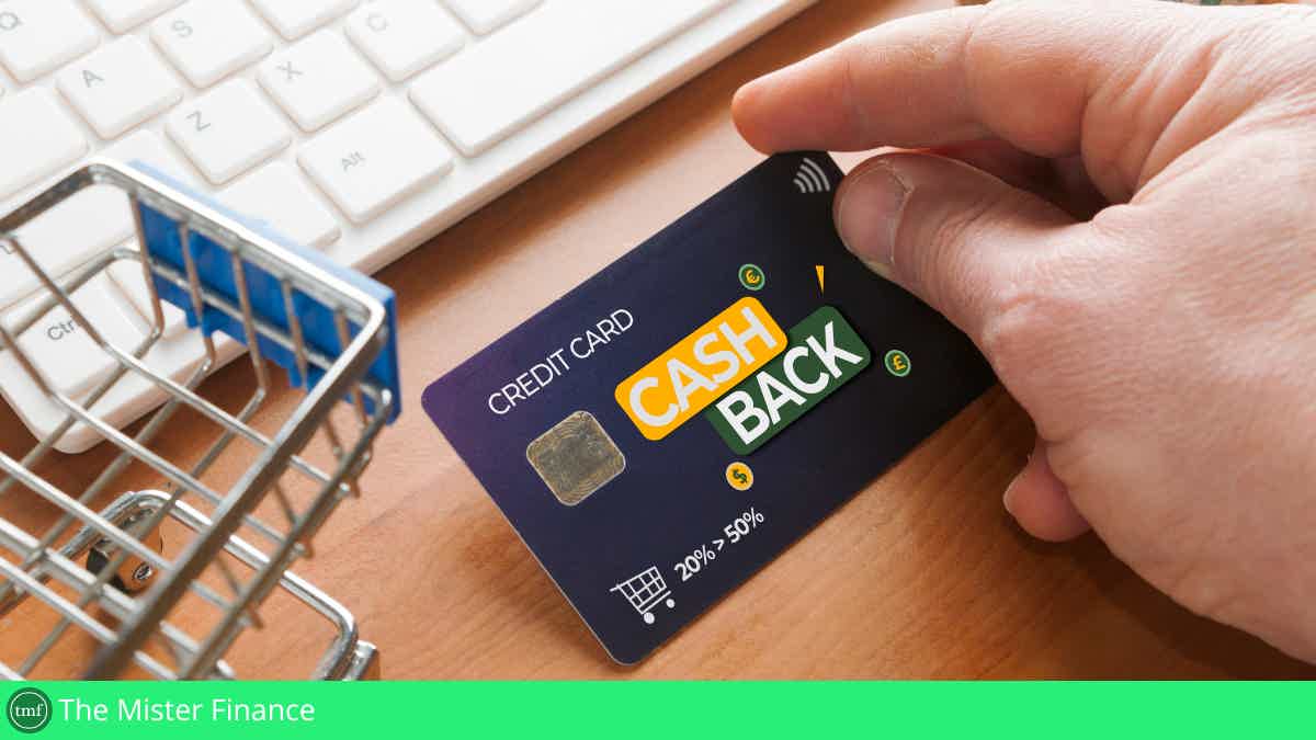 Choose between cashback, miles, or points. Source: Freepik. 