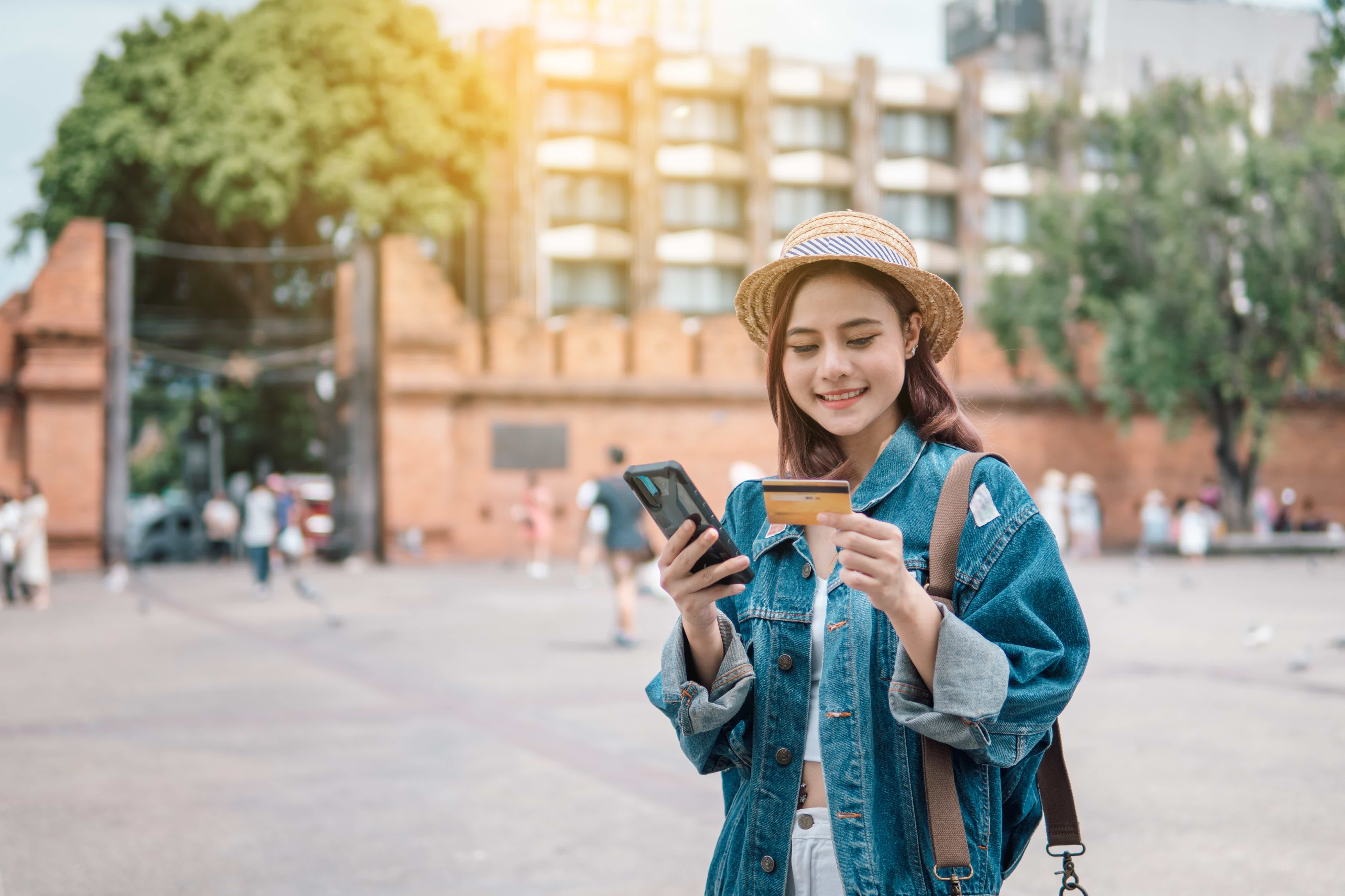 Check out the best travel credit cards. Source: Adobe Stock.