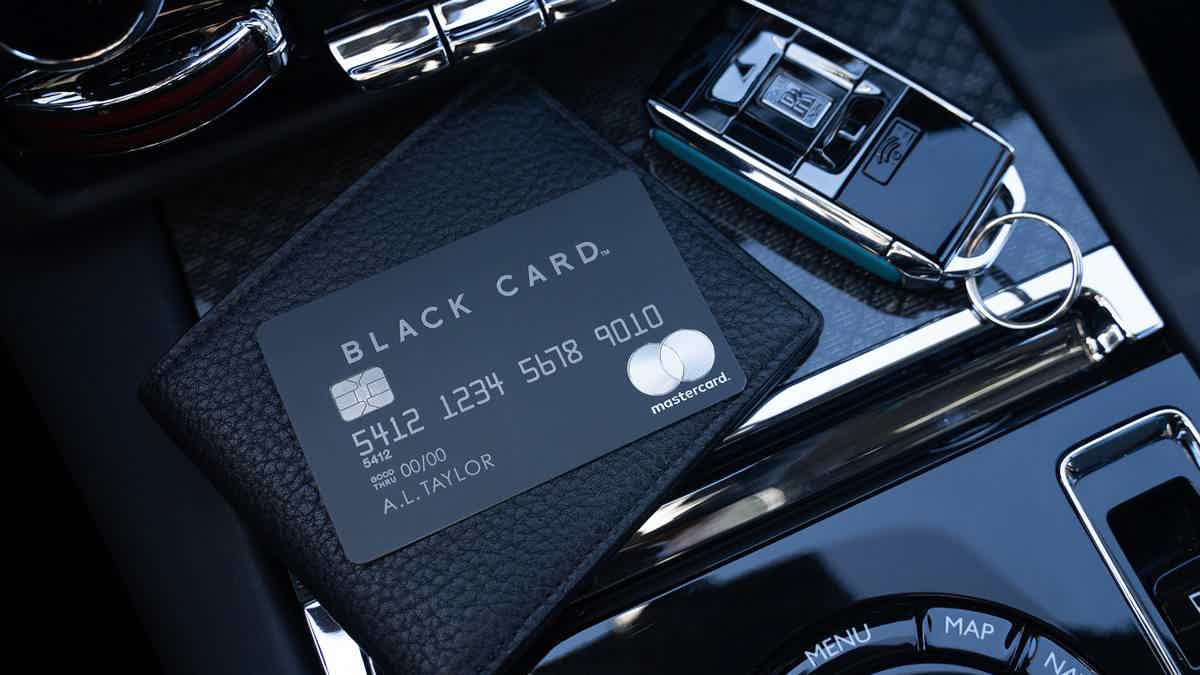 What are the main perks to this card? Source: Luxury Card. 