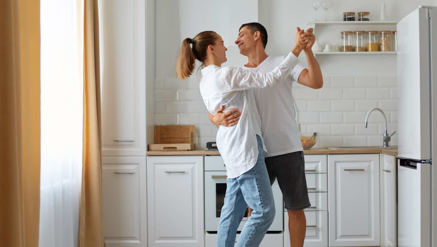 You and your partner deserve the best home insurance. Source: Freepik.