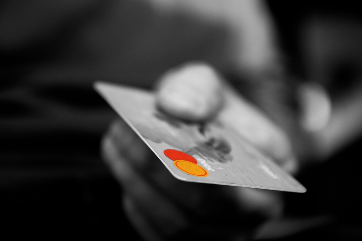 Cartão Ourocard Pré-pago ou cartão Itaú Pré-pago: qual ideal para você? Fonte: Pxhere.