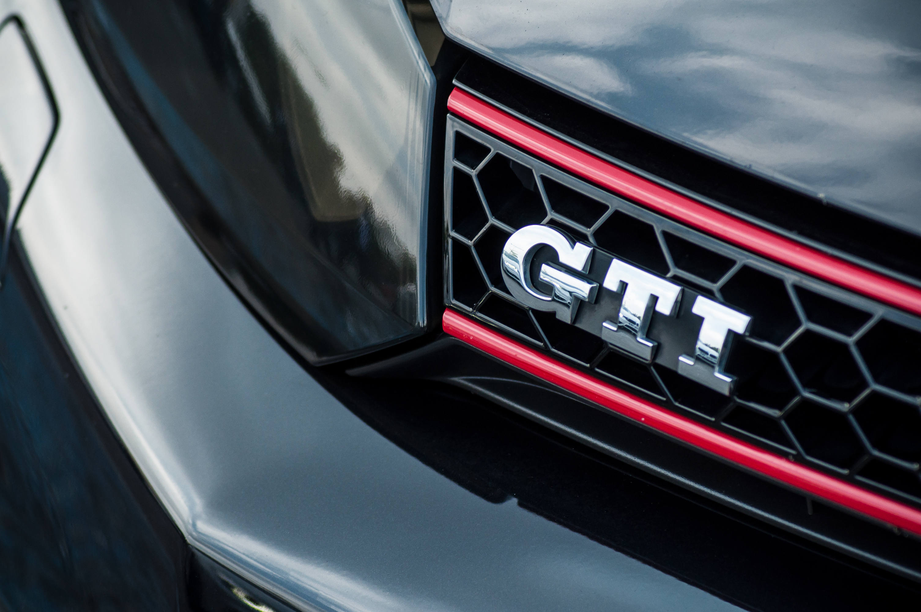Saiba os preços do Golf GTI e TSI. Fonte: AdobeStock.