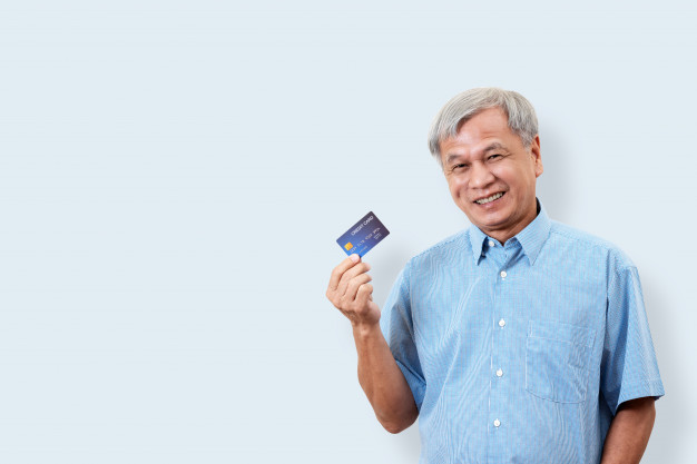 Cartão de crédito Consignado Banco Mercantil vale a pena?  (Imagem: Freepik)