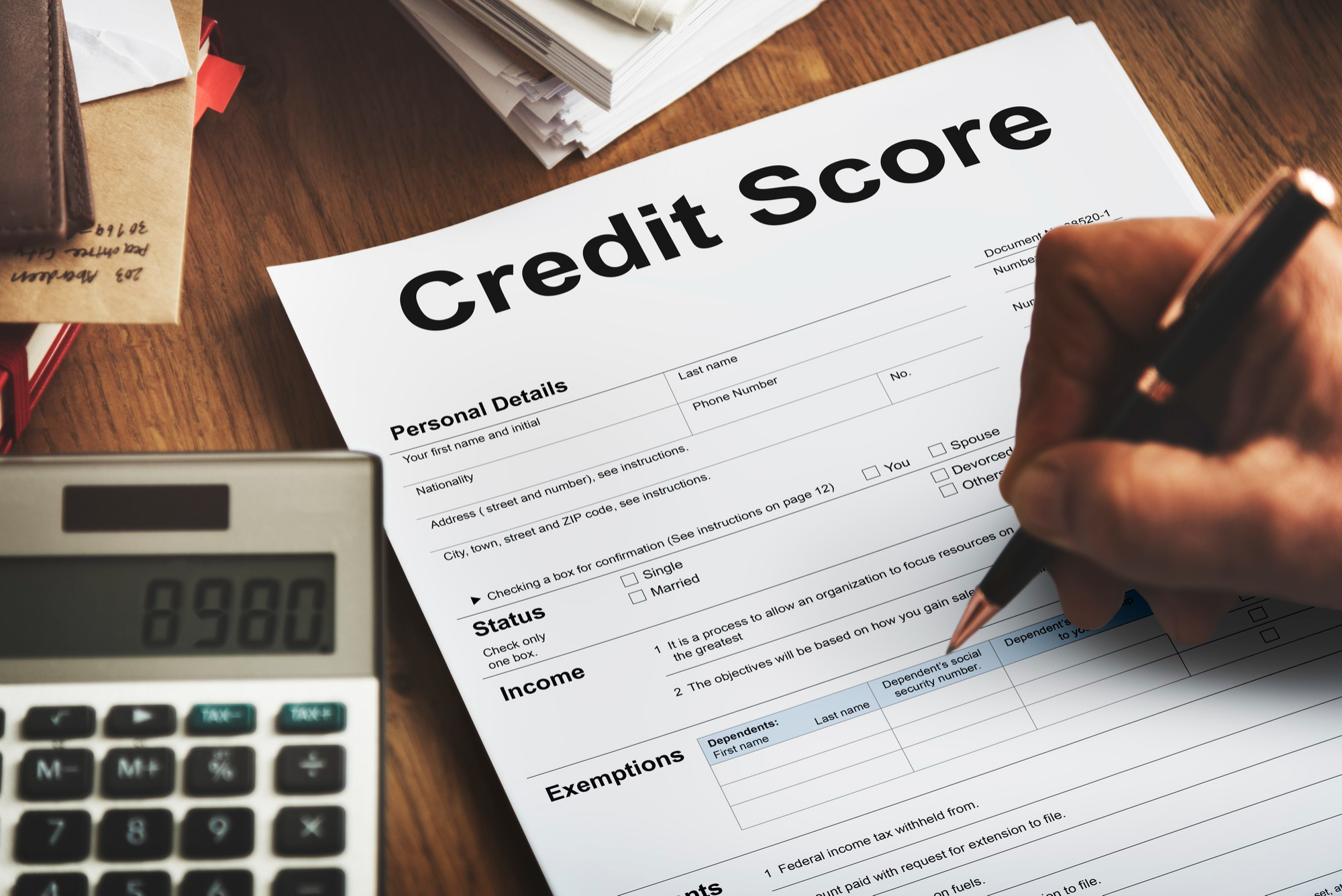 Check if your credit score is good enough for an American Express card. Source: Freepik.