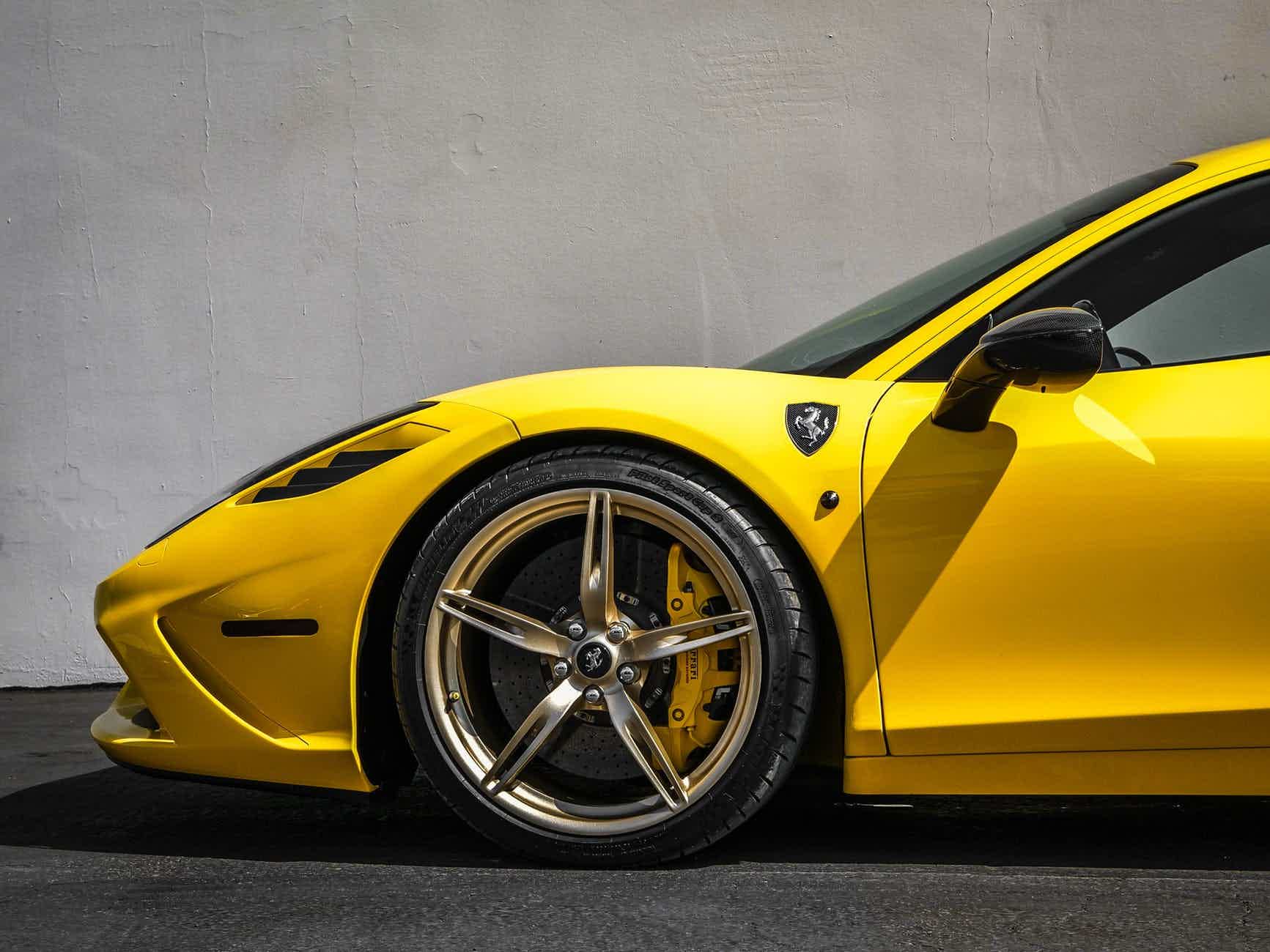 Ferrari não poderia ficar de fora da lista de carros raros. Fonte: Pexels.