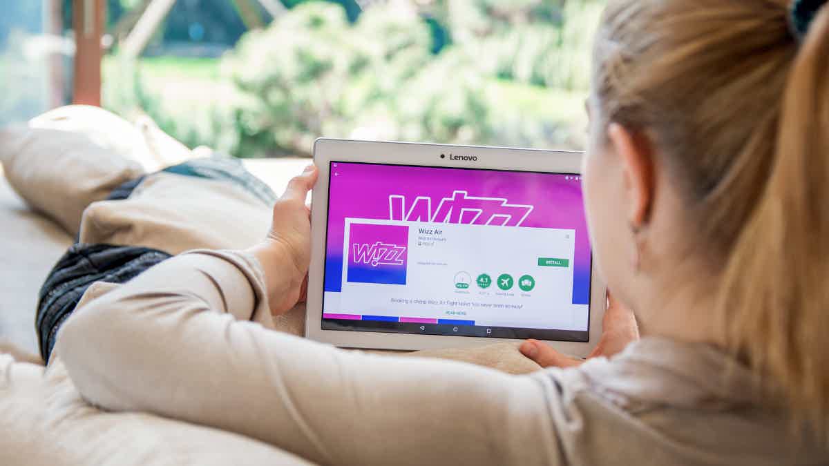 Buying your flight tickets at Wizz Air is very easy and simple. Source: Adobe Stock.