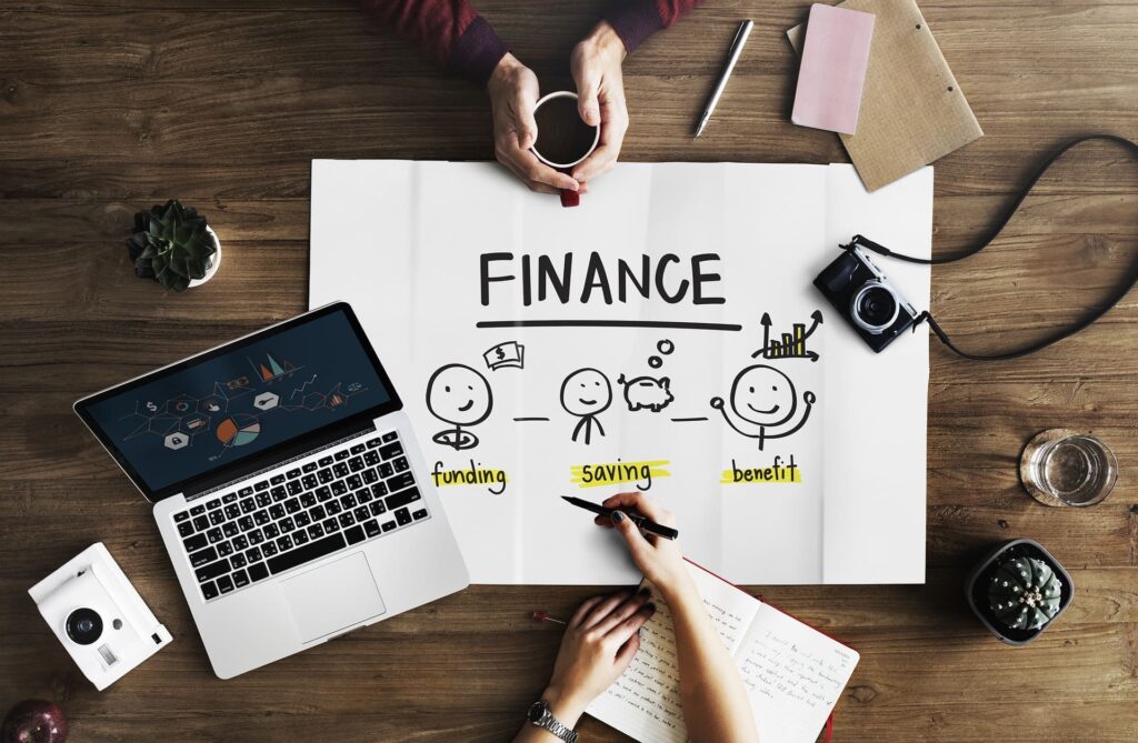 Confira nossas dicas para organizar suas finanças. | Imagem: FinanceOne