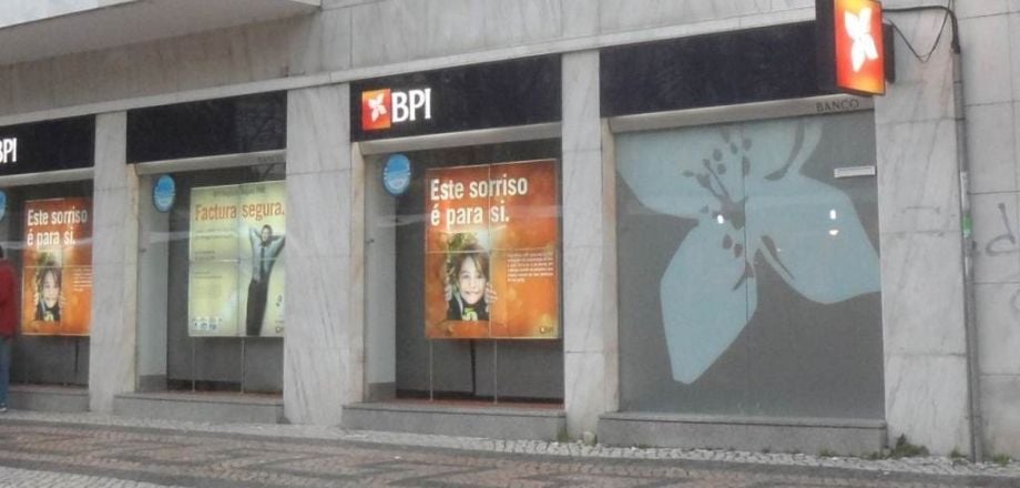 Abra a conta em um balcão BPI. Fonte: Bancos de Portugal.