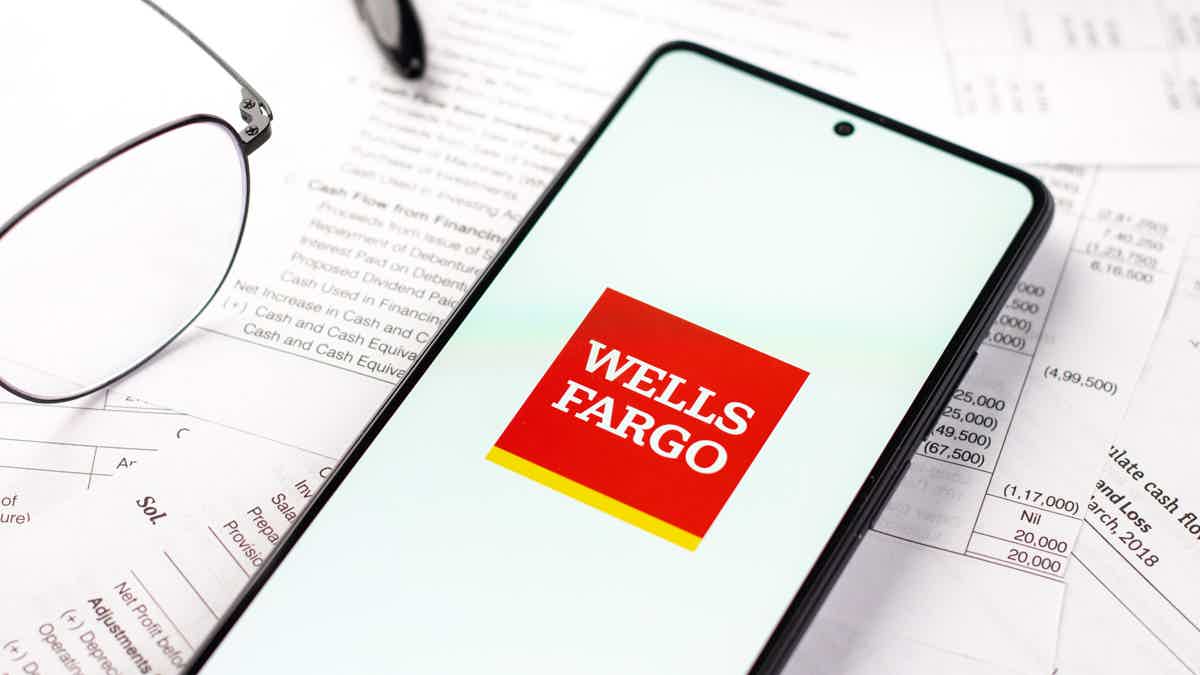What are the benefits of the Wells Fargo Personal Loan? Source: Adobe Stock.