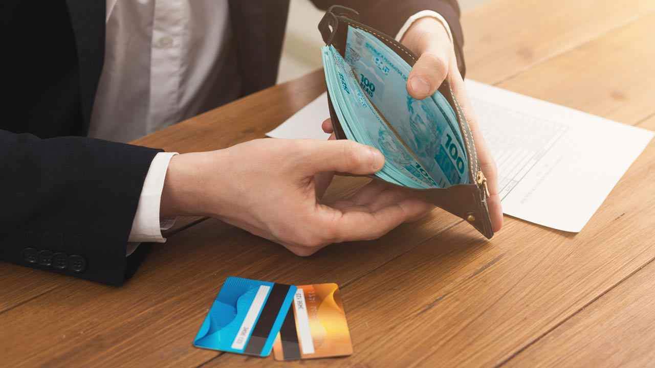 Como se livrar da dívida do cartão de crédito?