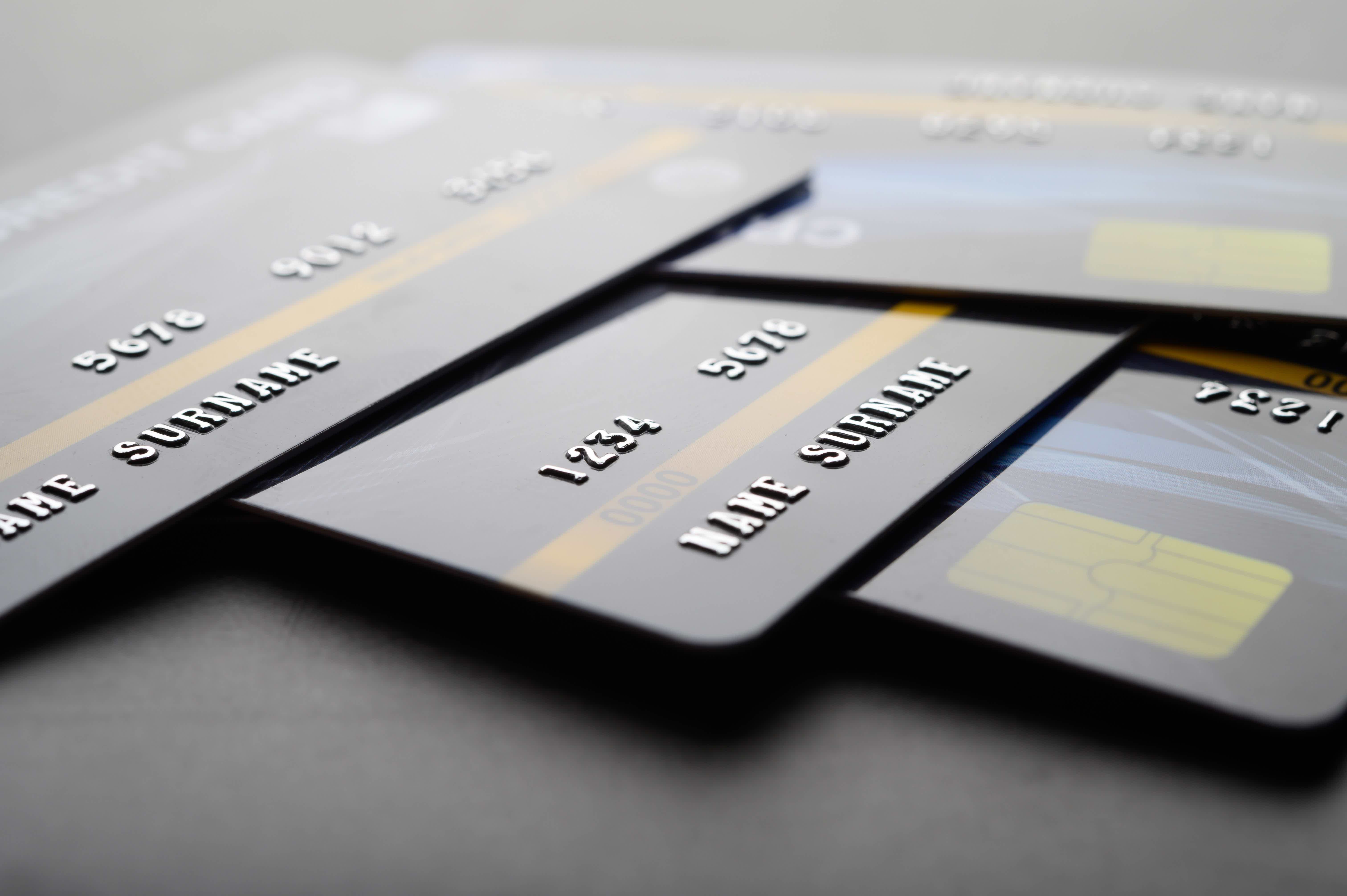 Agora, saiba o que acontece em caso de vencimento do seu cartão de crédito. Fonte: Freepik.