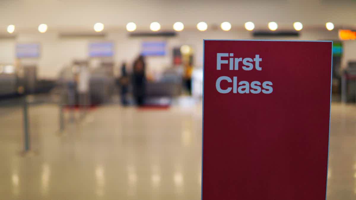 Every travelers dreams of first class: learn how to get it. Source: Adobe Stock.
