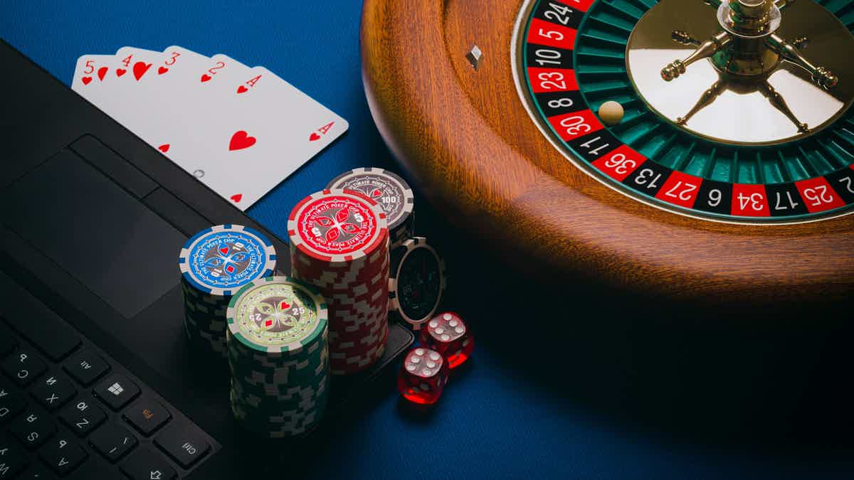 Find out what are crypto betting sites and start your crypto gambling journey! Source: Unsplash.