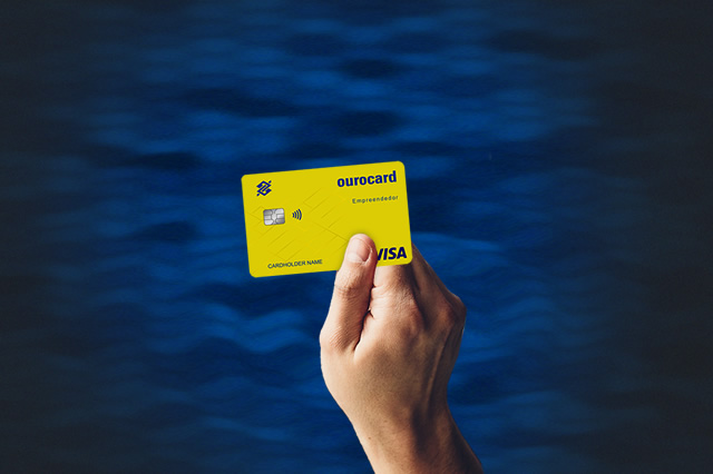 O cartão Ourocard Pré-pago tem isenção de anuidade e não exige renda mínima. Fonte: BB