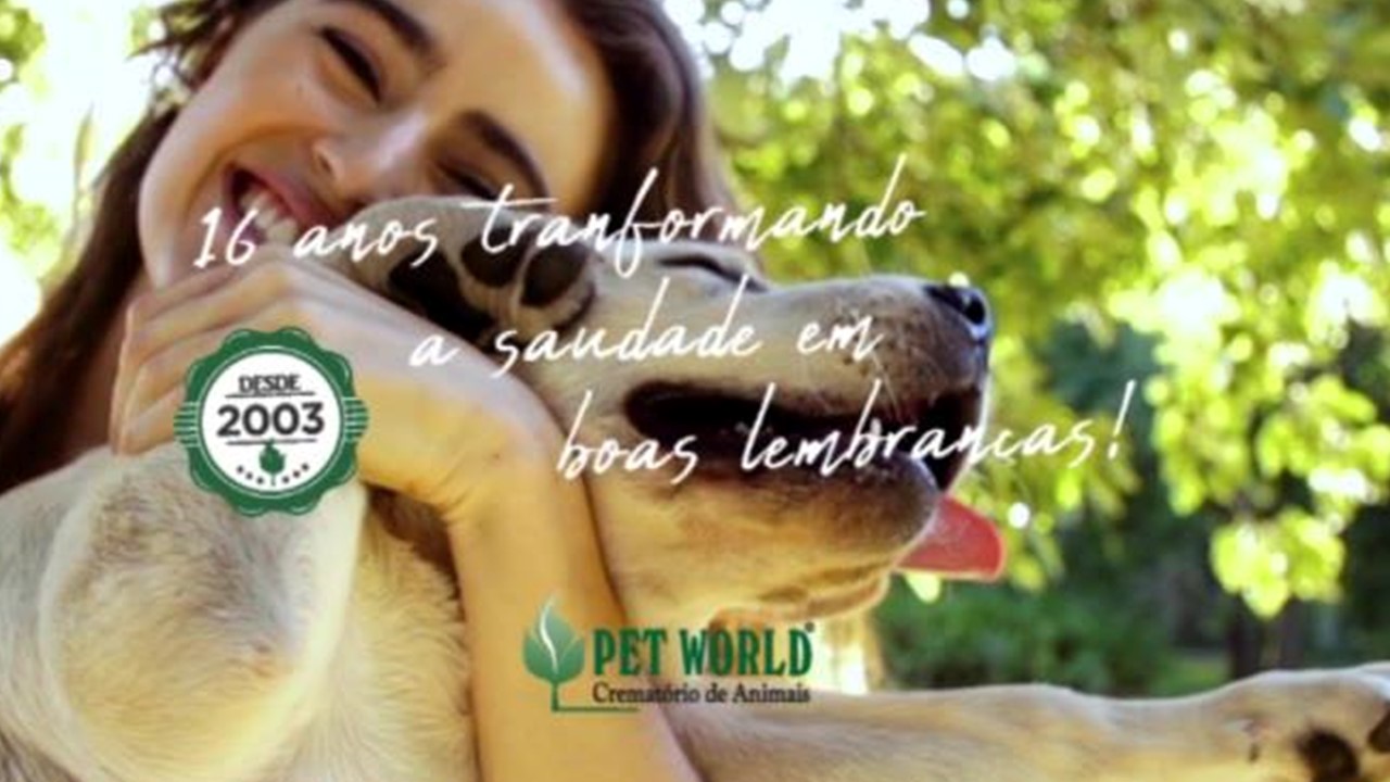 Propaganda Pet World Crematório com mulher abraçando cachorro