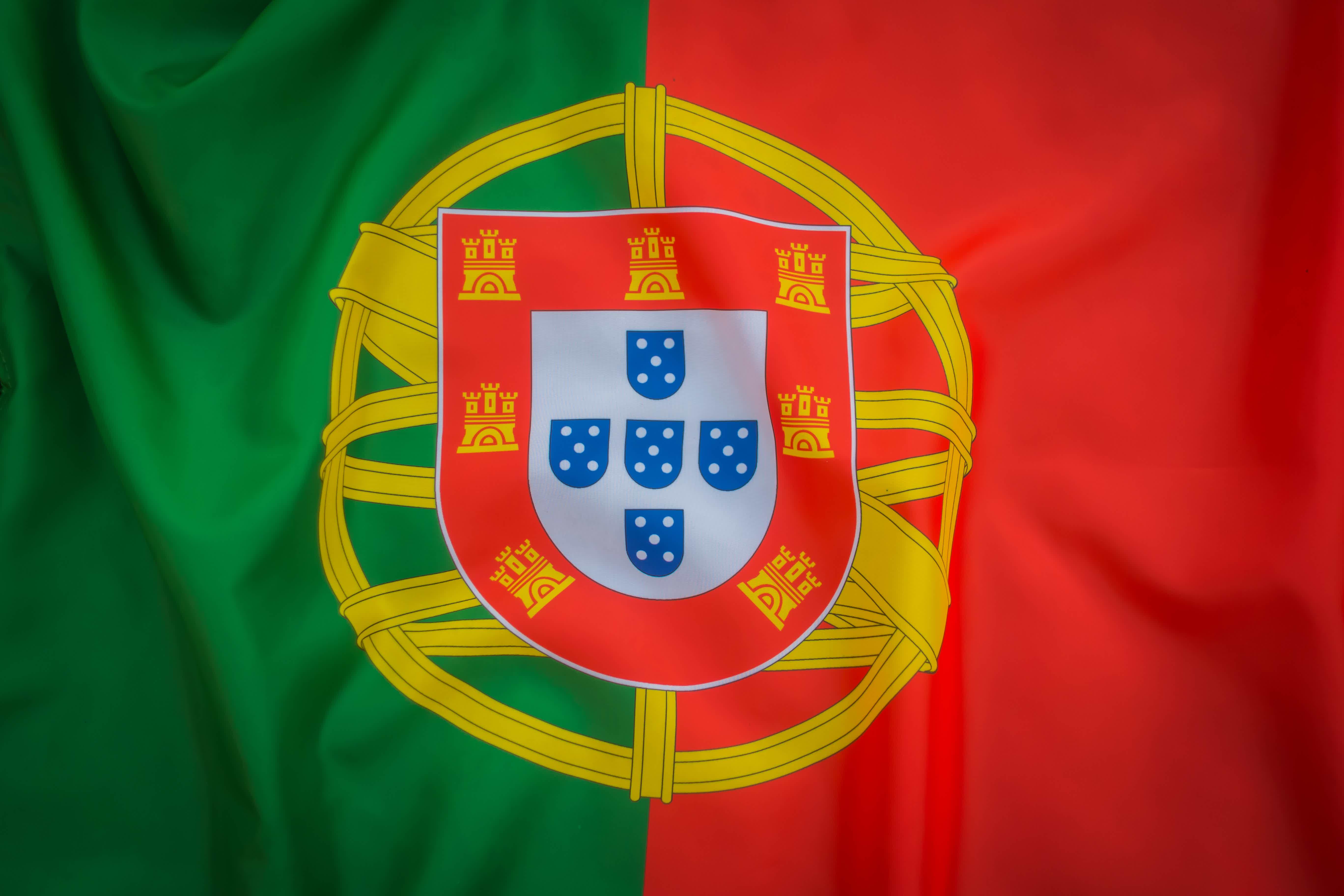 Antes de mais nada, veja quais opções de cartão contratar em Portugal. Imagem: Freepik