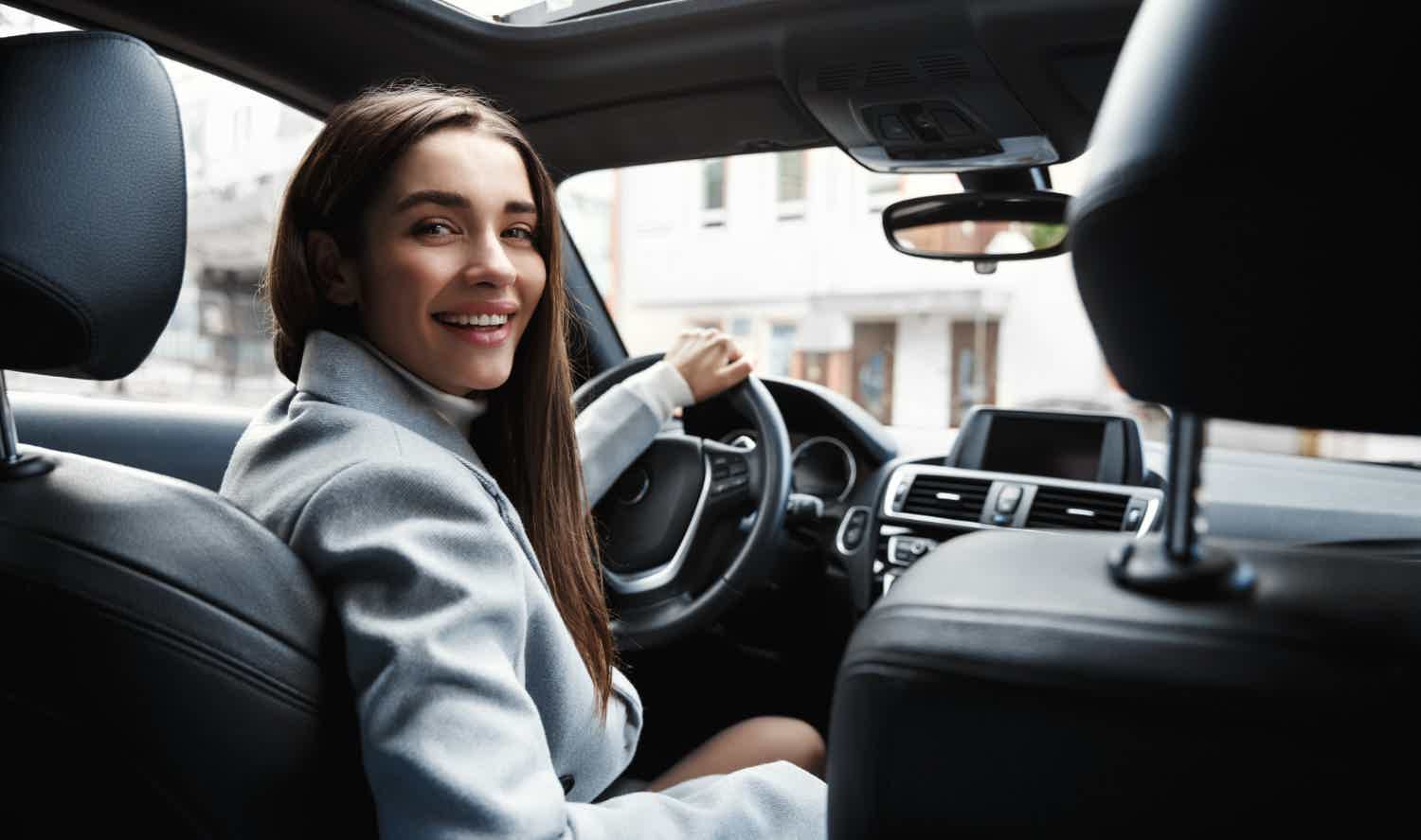 Get the auto loan you need to buy the car you want. Source: Freepik.