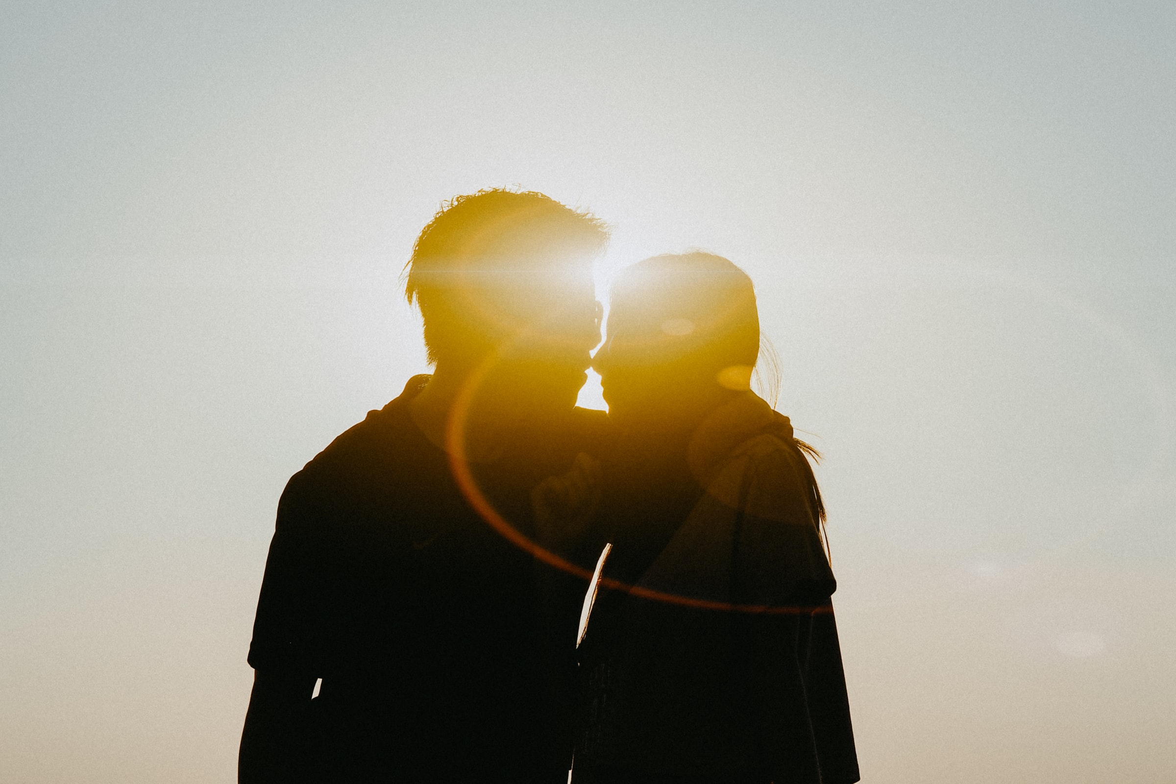 Check out our best tips to learn how to manage your finances as a couple! Source: Unsplash.