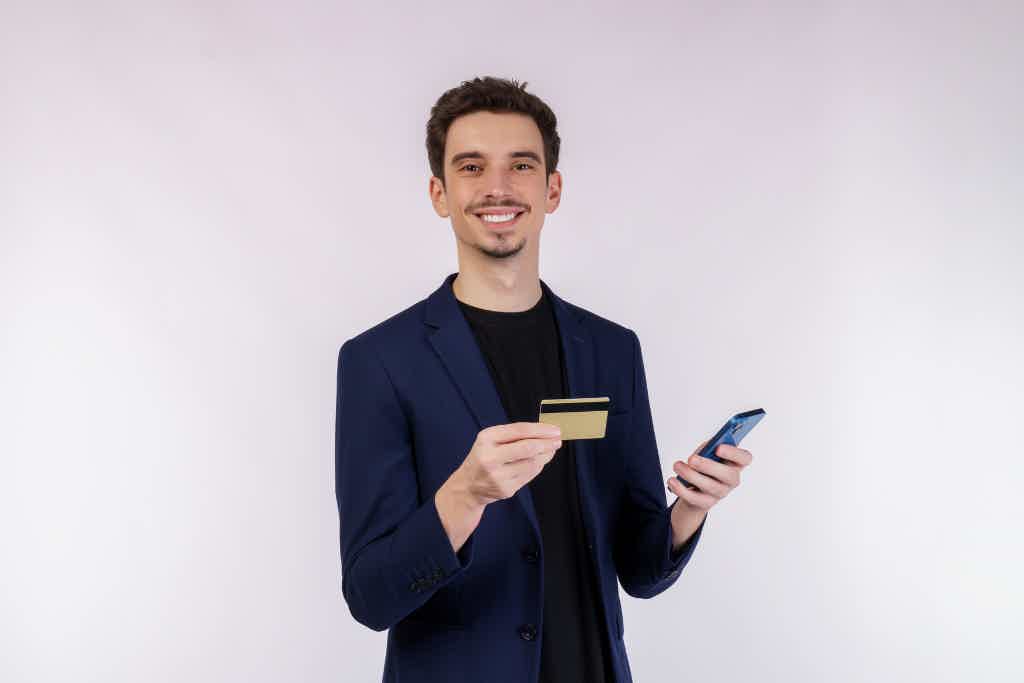 Agora, confira aqui o passo a passo de solicitação da sua máquina de cartão de crédito TapTon. Imagem: Freepik