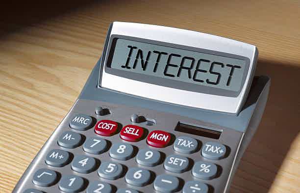 What is a personal loan interest rate? Keep reading to know more! Source: Gettyimages