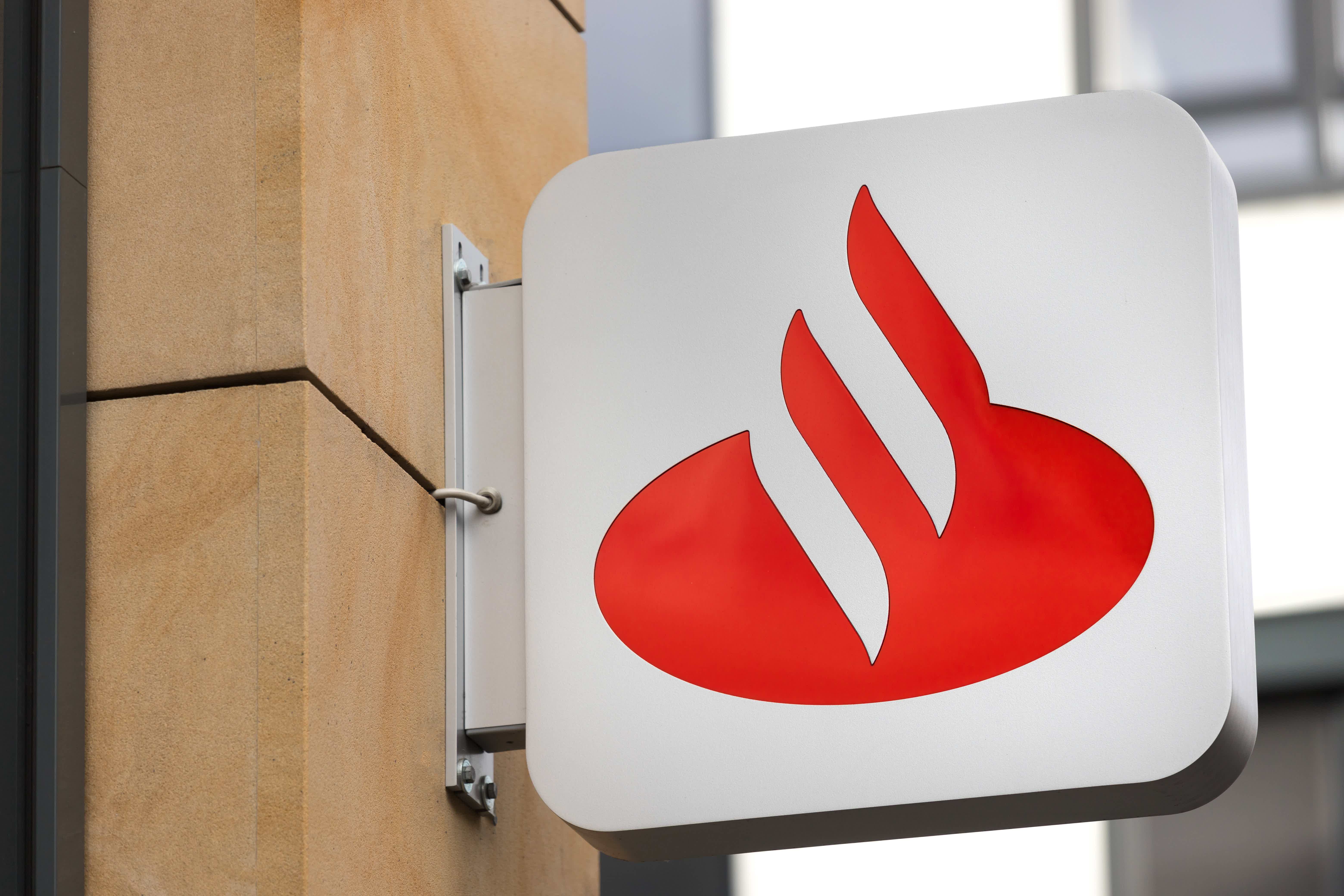 Veja como é possível renegociar dívidas com o Santander! Fonte: Adobe Stock.